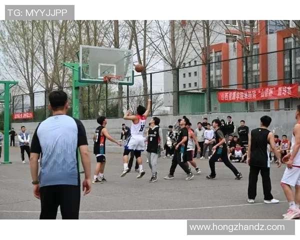 全运会回顾:重庆篮球队展现出强大实力与团队精神的精彩表现 全运会回顾:重庆篮球队展现出强大实力与团队精神的精彩表现