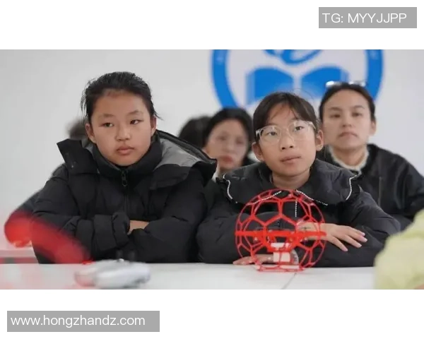 足球投射机的创新设计与应用探索助力青少年足球训练新模式